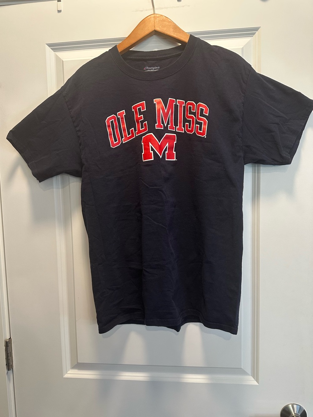 Champion ‘Ole Miss T-shirt. Men’s Large